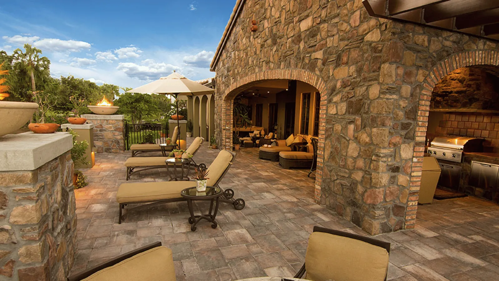 Modern backyard patio paved area South Miami